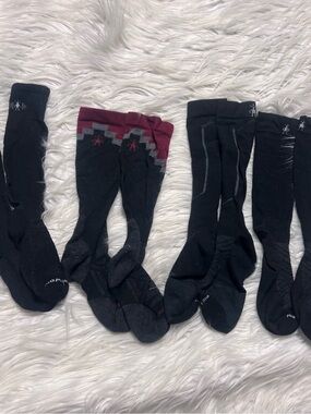 Smartwool bundle- 4 pairs merino Black Athletic Crew Socks with Maroon Accent